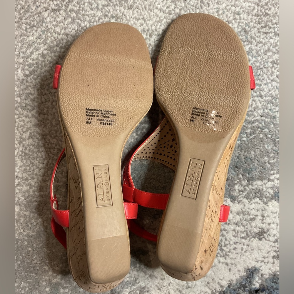 Alfani Step 'N Flex Vacanzaa 2 Tomato Red Perf Wedge Sandals - Size 9 - Picture 9 of 13